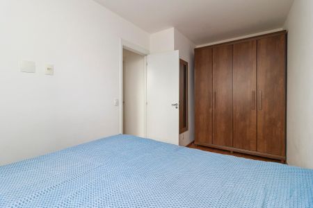 Quarto 1 de apartamento para alugar com 2 quartos, 44m² em Parque Maria Helena, São Paulo