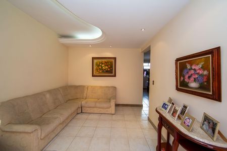 Casa à venda com 400m², 4 quartos e 3 vagasSala