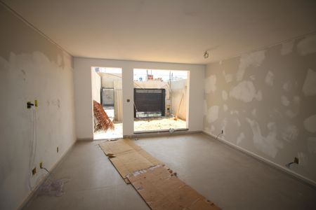 Sala de casa à venda com 3 quartos, 154m² em Novo Eldorado, Contagem