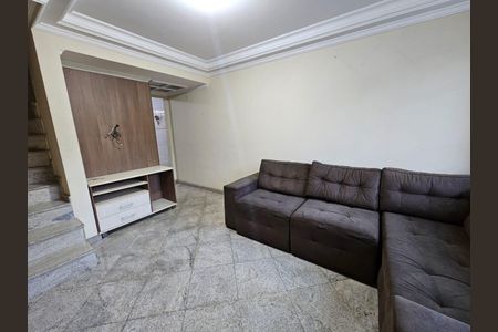 Casa à venda com 65m², 2 quartos e 1 vagaFoto 02