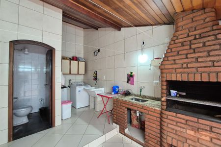 Casa à venda com 242m², 3 quartos e 2 vagasÁrea de Serviço