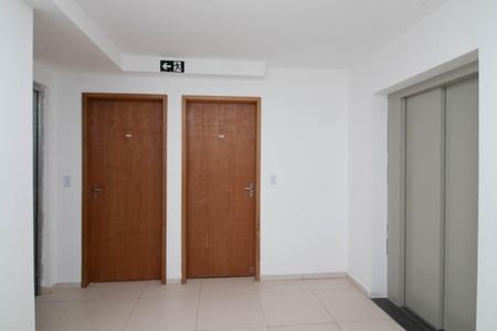 Apartamento para alugar com 57m², 2 quartos e sem vaga Apartamento para alugar com 57m², 2 quartos e sem vagaHall de entrada