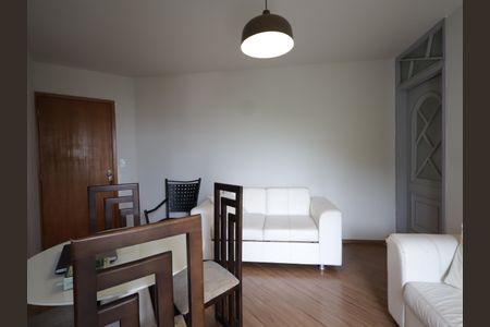 Apartamento para alugar com 63m², 2 quartos e 2 vagasSala