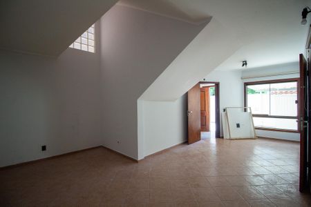 Casa para alugar com 360m², 4 quartos e 4 vagasEscritório