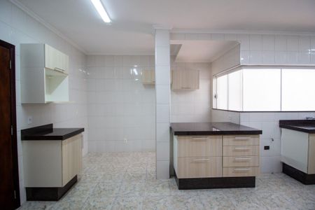 Casa para alugar com 360m², 4 quartos e 4 vagasCozinha 