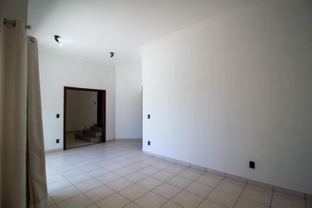 Casa para alugar com 360m², 4 quartos e 4 vagasSala 1