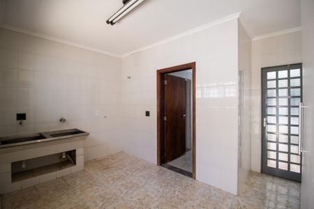 Casa para alugar com 360m², 4 quartos e 4 vagasÁrea de Serviço