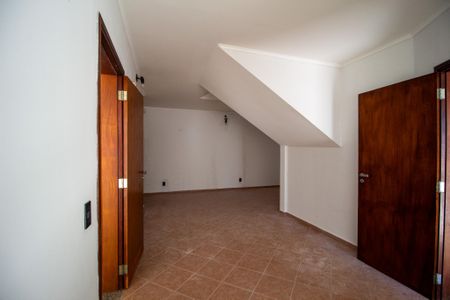 Casa para alugar com 360m², 4 quartos e 4 vagasEscritório