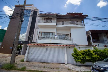 Casa para alugar com 360m², 4 quartos e 4 vagasFachada