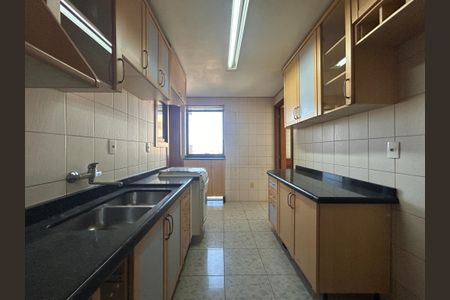 Apartamento à venda com 187m², 3 quartos e 2 vagasCozinha