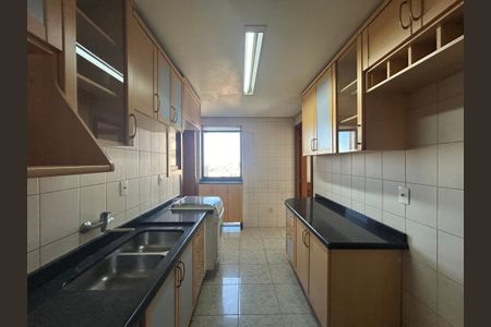 Apartamento à venda com 187m², 3 quartos e 2 vagasCozinha