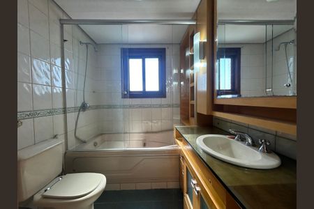 Apartamento à venda com 187m², 3 quartos e 2 vagasBanheiro da Suíte