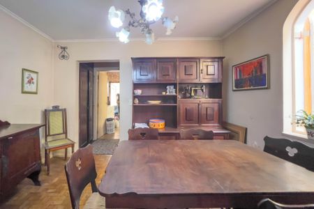 Casa à venda com 167m², 3 quartos e 2 vagas Casa à venda com 167m², 3 quartos e 2 vagasSala