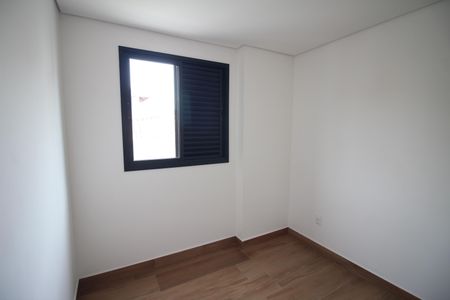 Apartamento à venda com 83m², 3 quartos e 2 vagasQuarto 2