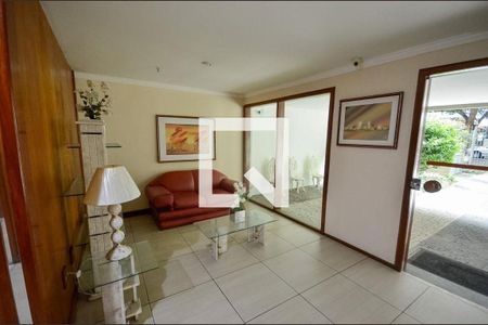 Apartamento para alugar com 103m², 2 quartos e 1 vaga Apartamento para alugar com 103m², 2 quartos e 1 vagaHall