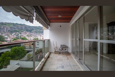 Apartamento para alugar com 103m², 2 quartos e 1 vaga Apartamento para alugar com 103m², 2 quartos e 1 vagaSala Varanda