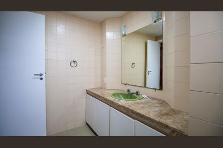 Apartamento para alugar com 103m², 2 quartos e 1 vaga Apartamento para alugar com 103m², 2 quartos e 1 vagaBanheiro Suite