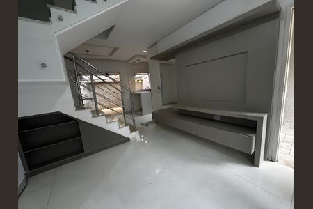 Sala de casa de condomínio para alugar com 1 quarto, 97m² em Chácaras São José, São José dos Campos