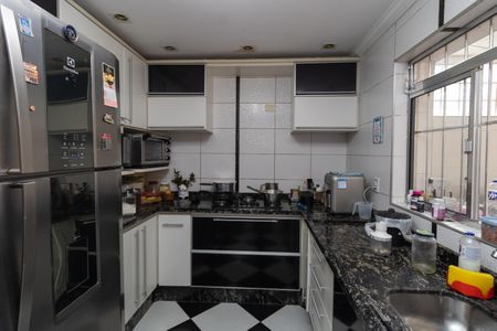 Casa à venda com 98m², 3 quartos e 2 vagas Casa à venda com 98m², 3 quartos e 2 vagasCozinha