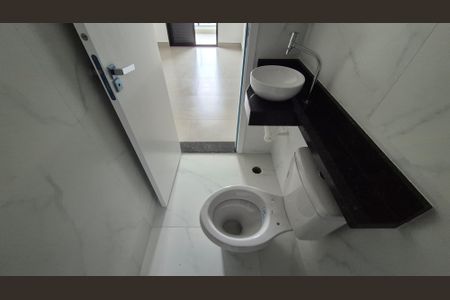 Apartamento à venda com 70m², 3 quartos e 2 vagasBanheiro da suíte