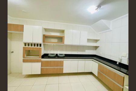 Casa de condomínio à venda com 210m², 3 quartos e 3 vagasCozinha
