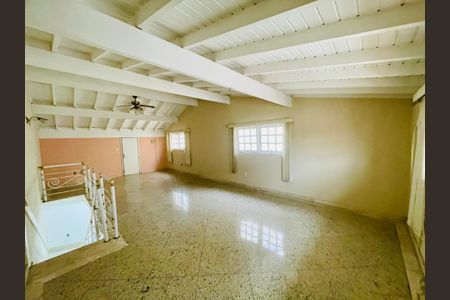 Casa de condomínio à venda com 210m², 3 quartos e 3 vagasCobertura