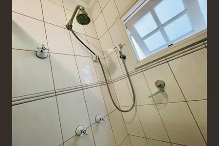 Casa de condomínio à venda com 210m², 3 quartos e 3 vagasBanheiro Suíte