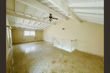 Casa de condomínio à venda com 210m², 3 quartos e 3 vagasCobertura