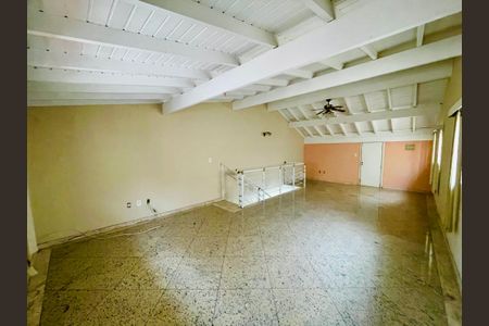 Casa de condomínio à venda com 210m², 3 quartos e 3 vagasCobertura