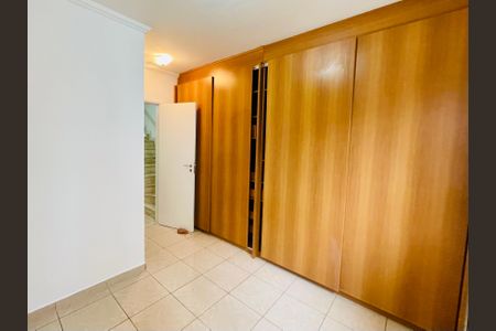 Casa de condomínio à venda com 210m², 3 quartos e 3 vagasSuíte