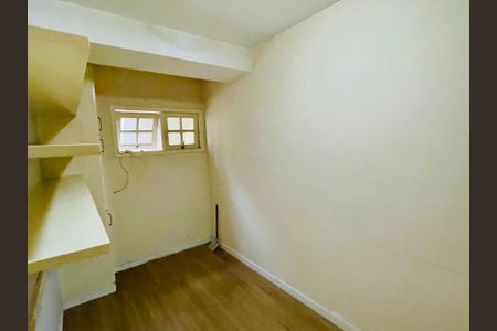 Casa de condomínio à venda com 210m², 3 quartos e 3 vagasDeposito