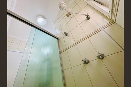 Casa de condomínio à venda com 210m², 3 quartos e 3 vagasBanheiro 