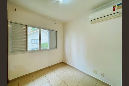 Casa de condomínio à venda com 210m², 3 quartos e 3 vagasSuíte