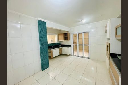 Casa de condomínio à venda com 210m², 3 quartos e 3 vagasCozinha