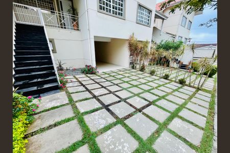 Casa de condomínio à venda com 210m², 3 quartos e 3 vagasGaragem