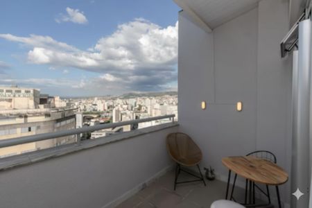 Apartamento à venda com 53m², 1 quarto e sem vaga Apartamento à venda com 53m², 1 quarto e sem vagaVaranda