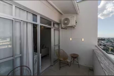 Apartamento à venda com 53m², 1 quarto e sem vaga Apartamento à venda com 53m², 1 quarto e sem vagaVaranda