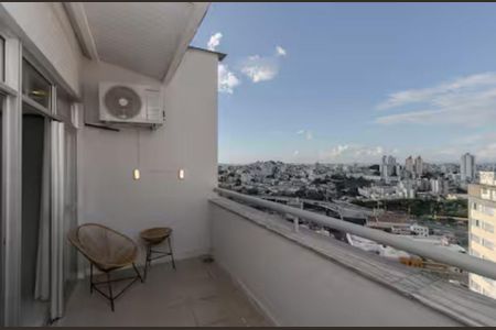 Apartamento à venda com 53m², 1 quarto e sem vaga Apartamento à venda com 53m², 1 quarto e sem vagaVaranda