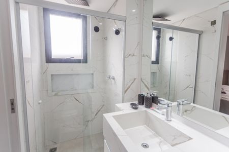 Apartamento à venda com 88m², 2 quartos e 2 vagasBanheiro da Suíte 1