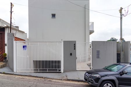Casa à venda com 80m², 2 quartos e 2 vagas Casa à venda com 80m², 2 quartos e 2 vagasFachada