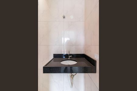 Casa à venda com 80m², 2 quartos e 2 vagas Casa à venda com 80m², 2 quartos e 2 vagasBanheiro da Suíte 1