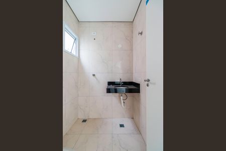 Casa à venda com 80m², 2 quartos e 2 vagas Casa à venda com 80m², 2 quartos e 2 vagasBanheiro da Suíte 2