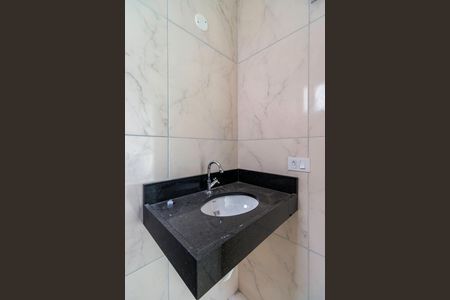 Casa à venda com 80m², 2 quartos e 2 vagas Casa à venda com 80m², 2 quartos e 2 vagasBanheiro da Suíte 2