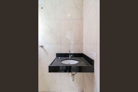 Casa à venda com 80m², 2 quartos e 2 vagas Casa à venda com 80m², 2 quartos e 2 vagasBanheiro da Suíte 2