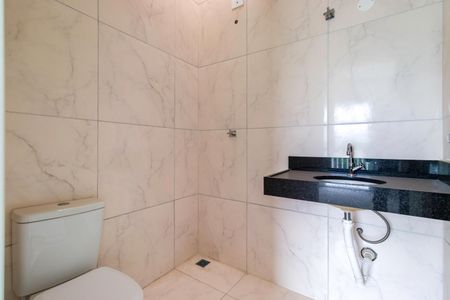 Casa à venda com 80m², 2 quartos e 2 vagas Casa à venda com 80m², 2 quartos e 2 vagasBanheiro da Suíte 1