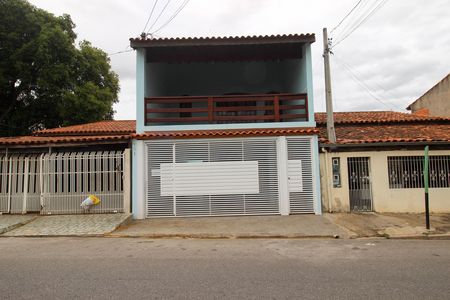 Casa para alugar com 180m², 2 quartos e 1 vaga Casa para alugar com 180m², 2 quartos e 1 vagaFachada