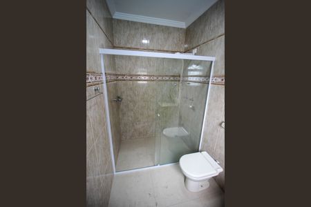 Casa para alugar com 180m², 2 quartos e 1 vaga Casa para alugar com 180m², 2 quartos e 1 vagaBanheiro da Suíte