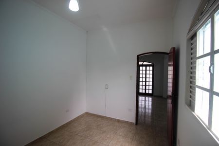 Casa para alugar com 180m², 2 quartos e 1 vaga Casa para alugar com 180m², 2 quartos e 1 vagaQuarto