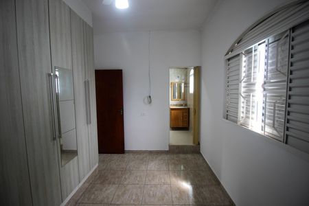 Casa para alugar com 180m², 2 quartos e 1 vaga Casa para alugar com 180m², 2 quartos e 1 vagaSuíte