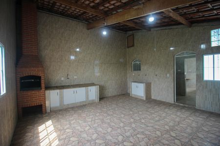 Casa para alugar com 180m², 2 quartos e 1 vaga Casa para alugar com 180m², 2 quartos e 1 vagaChurrasqueira
